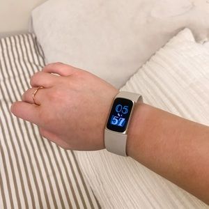 FitBit Advanced Charge 5